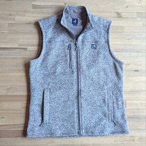 Johnnie-O Vest‎